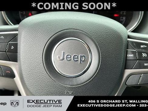 Used 2019 Jeep Grand Cherokee Altitude AWD/4WD image 12