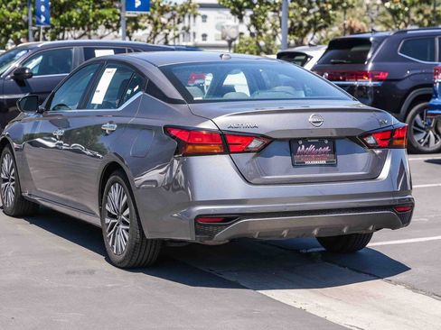 Used 2024 Nissan Altima 2.5 SV FWD image 8