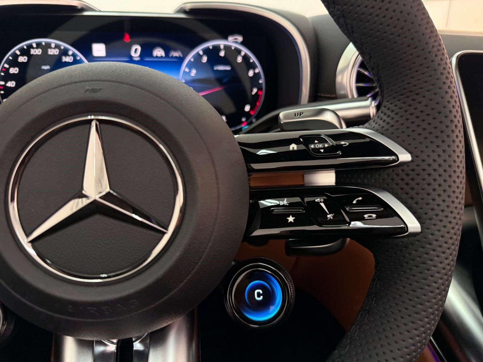 New 2026 Mercedes-Benz SL 63 AMG 4MATIC image 14