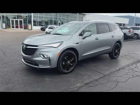 Used 2024 Buick Enclave Essence w/ Experience Buick Package FWD image 4
