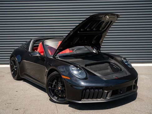 Certified 2026 Porsche 911 Targa 4 GTS AWD/4WD image 28