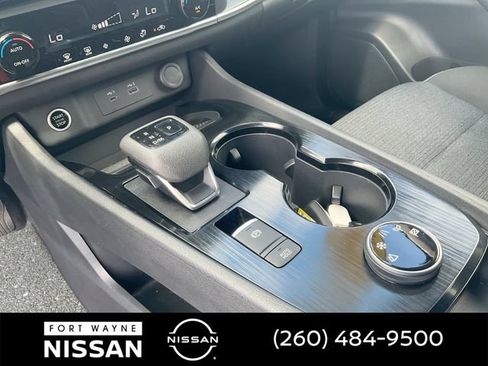 Certified 2023 Nissan Rogue SV AWD/4WD image 28