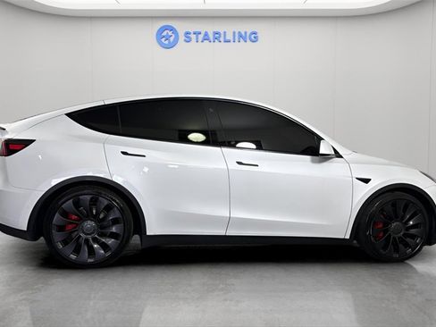Used 2022 Tesla Model Y Performance image 19