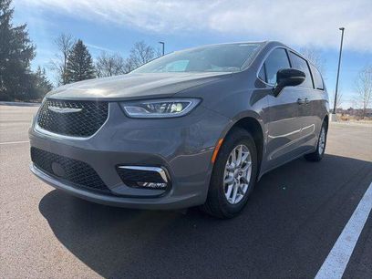 Certified 2025 Chrysler Pacifica Select