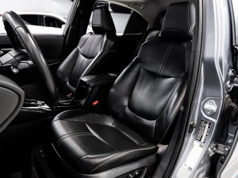 Used 2020 Toyota Corolla XLE image 42