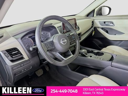 Used 2024 Nissan Rogue SV w/ SV Premium Package FWD image 11