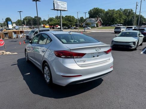 Used 2017 Hyundai Elantra SE w/ Cargo Package FWD image 6