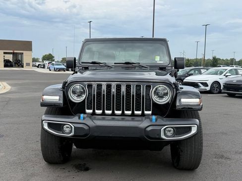 Used 2023 Jeep Wrangler Unlimited Sahara w/ Cold Weather Group AWD/4WD image 2
