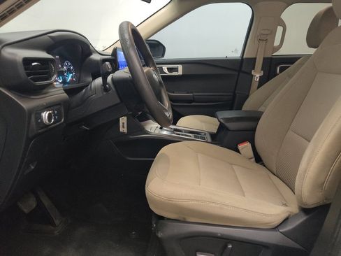 Used 2021 Ford Explorer image 17
