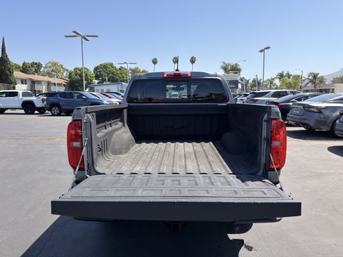 Used 2020 Chevrolet Colorado Z71 AWD/4WD image 17