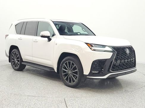 Used 2025 Lexus LX 700h F Sport image 3