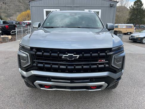 Used 2025 Chevrolet Suburban Z71 AWD/4WD image 8