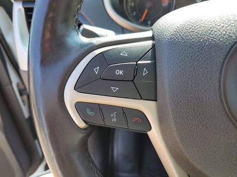 Used 2016 Jeep Cherokee Trailhawk w/ Comfort/Convenience Group AWD/4WD image 19