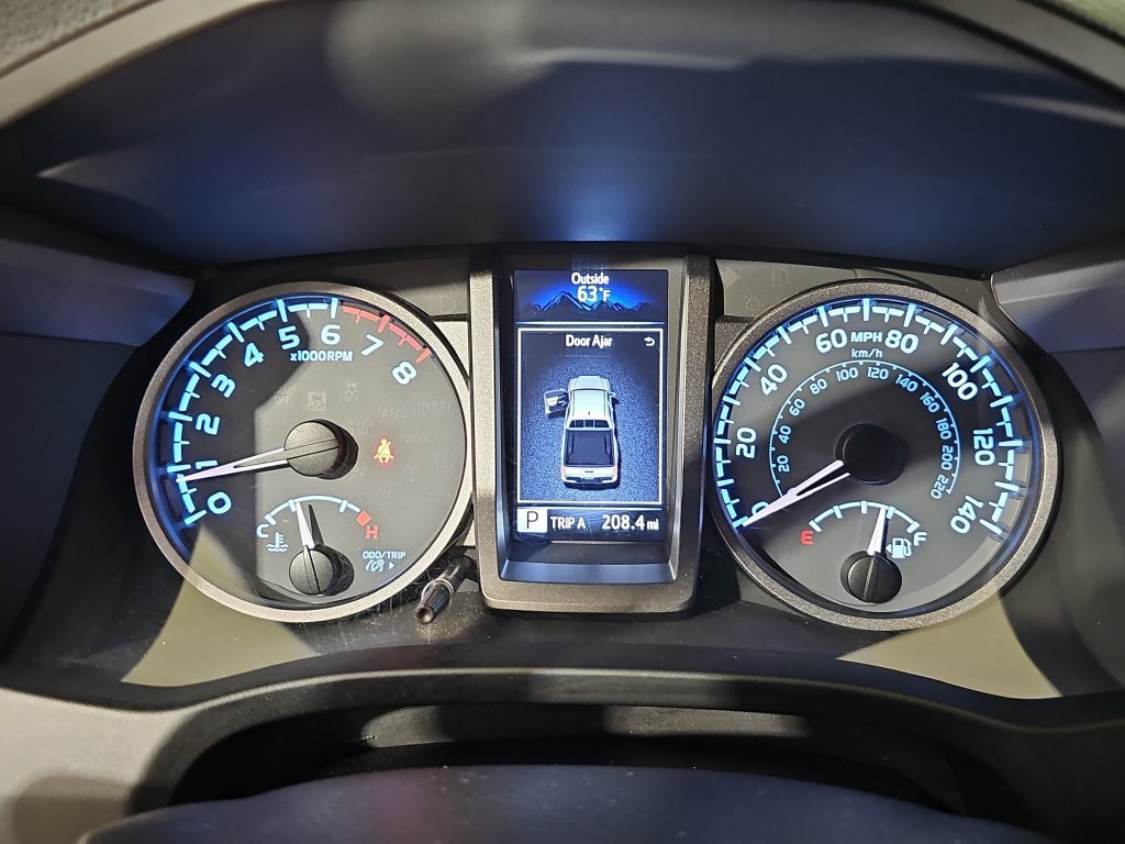 Used 2016 Toyota Tacoma TRD Off-Road w/ Towing Package AWD/4WD image 21