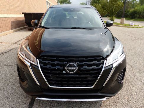 Used 2024 Nissan Kicks S FWD image 12
