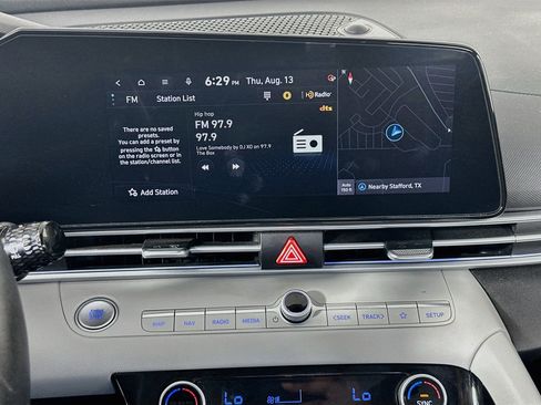 Used 2025 Hyundai Elantra Limited FWD image 21