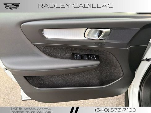 Used 2021 Volvo XC40 T5 Momentum AWD/4WD image 4