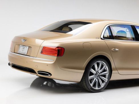 Used 2015 Bentley Flying Spur W12 image 35