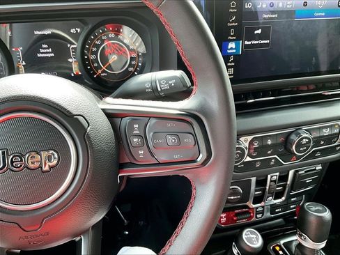 Used 2024 Jeep Wrangler Unlimited Rubicon w/ Convenience Group AWD/4WD image 20