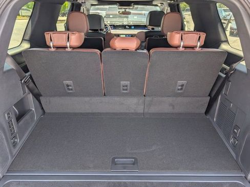 New 2026 Lincoln Navigator Reserve AWD/4WD image 14