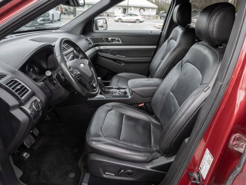 Used 2016 Ford Explorer XLT w/ Equipment Group 202A image 15