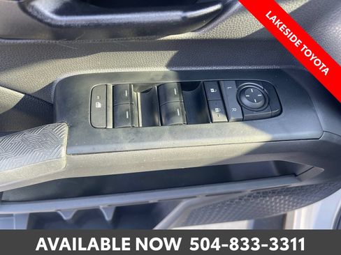 Certified 2025 Toyota Tacoma SR5 w/ SR5 Upgrade Package AWD/4WD image 25