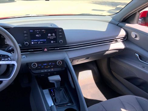 Used 2021 Hyundai Elantra SEL image 7