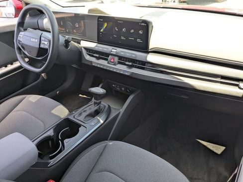 Certified 2025 Kia K4 FWD image 12