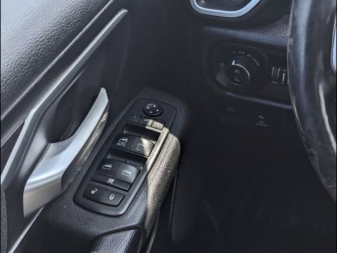 Used 2019 RAM 1500 Big Horn AWD/4WD image 24