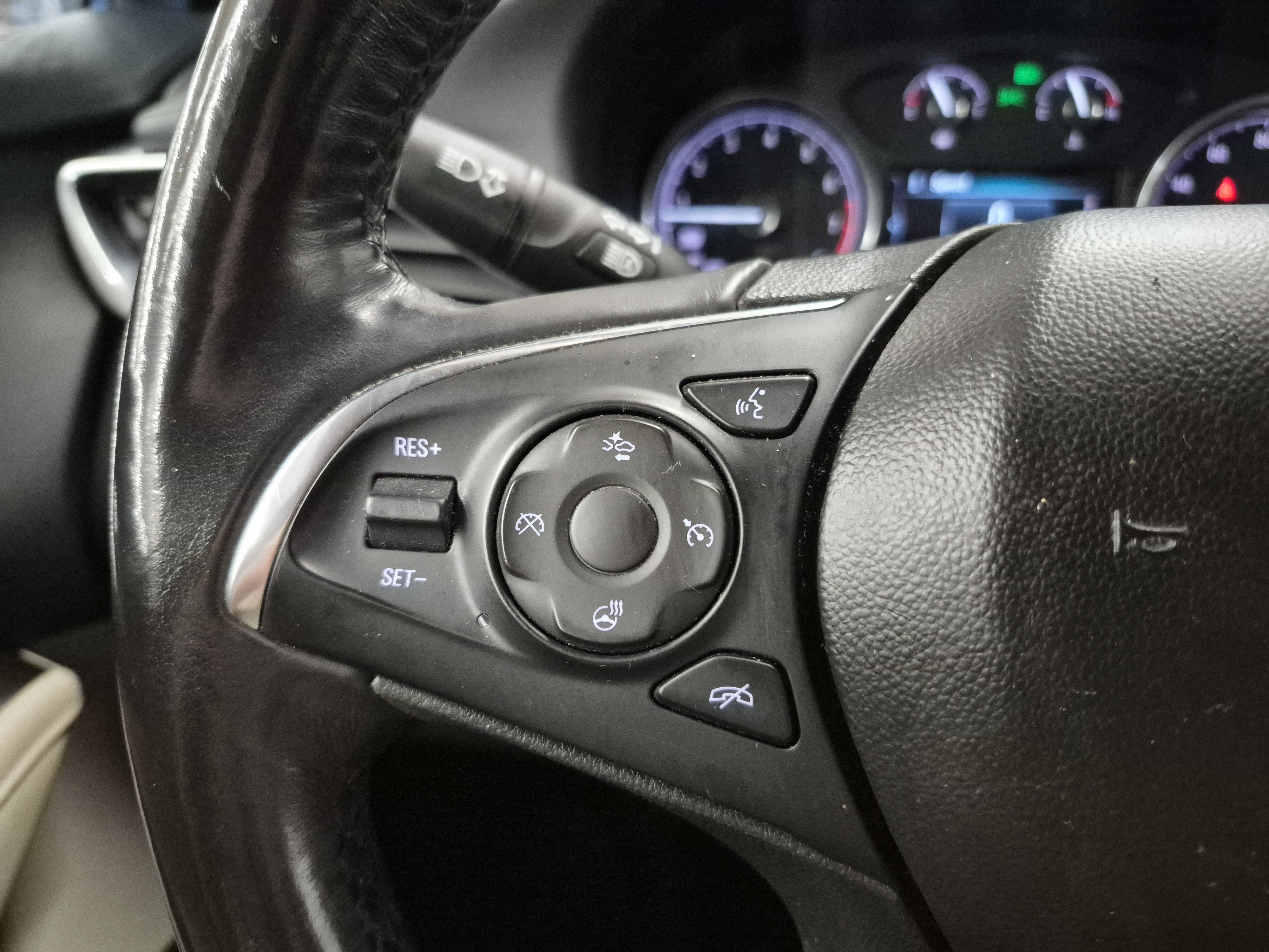 Used 2018 Buick Enclave Premium FWD image 27