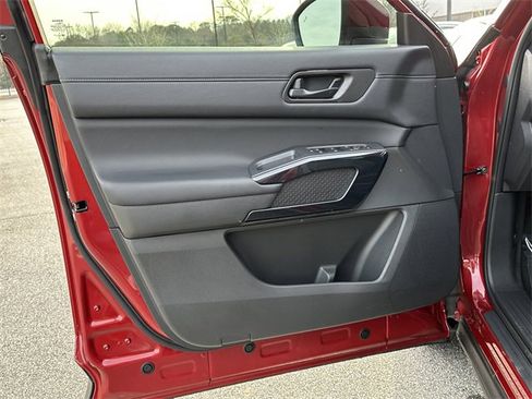 Certified 2025 Nissan Pathfinder SV w/ SV Premium Package image 11