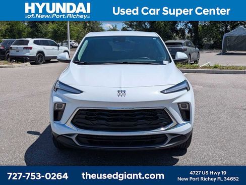 Used 2025 Buick Encore GX Preferred w/ Comfort Package FWD image 8