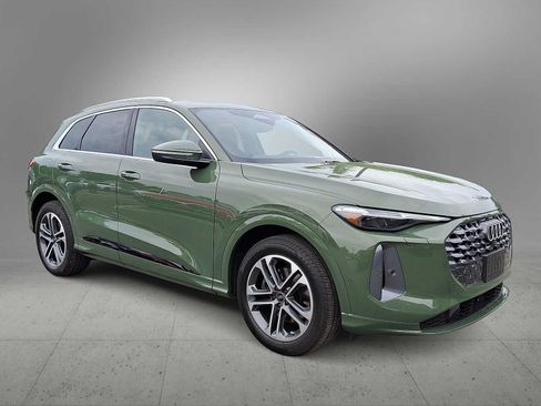 Certified 2025 Audi Q5 Prestige AWD/4WD image 2