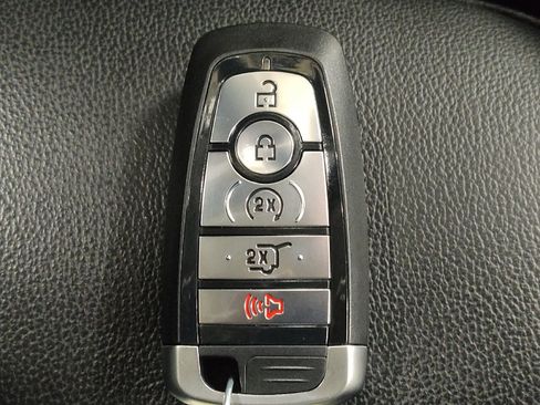Used 2022 Ford Edge SEL w/ Convenience Package AWD/4WD image 32