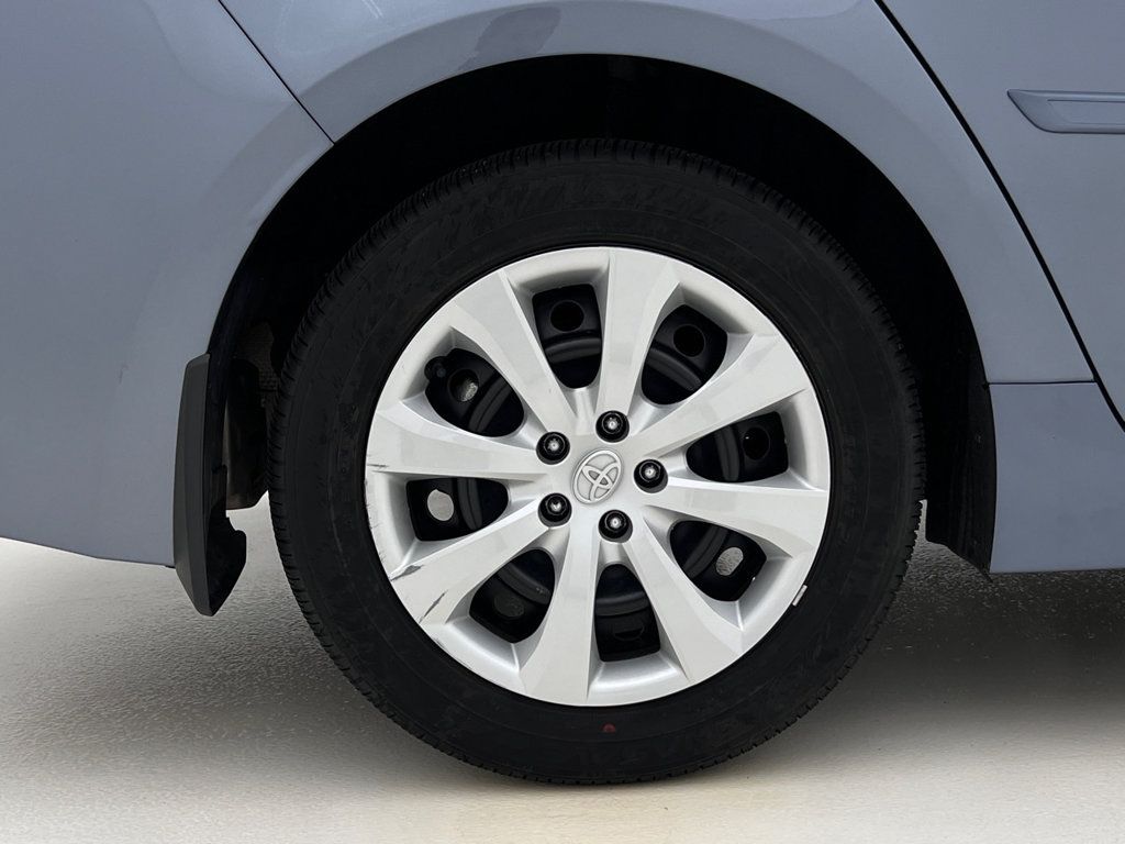 Used 2025 Toyota Corolla LE FWD image 27