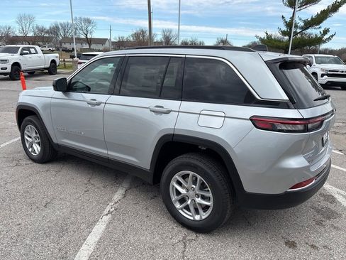 New 2026 Jeep Grand Cherokee Laredo AWD/4WD image 19