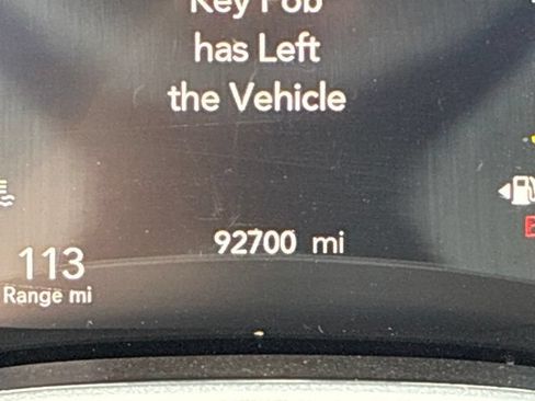 Used 2023 Chrysler Pacifica Touring-L FWD image 26