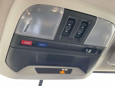 Used 2019 Subaru Crosstrek 2.0i Premium w/ Moonroof Package image 23