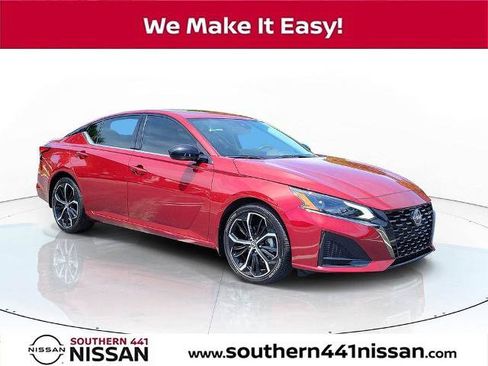 Certified 2024 Nissan Altima 2.5 SR w/ SR Premium Package FWD image 1