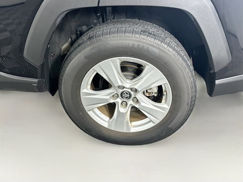 Used 2019 Toyota RAV4 XLE AWD/4WD image 11