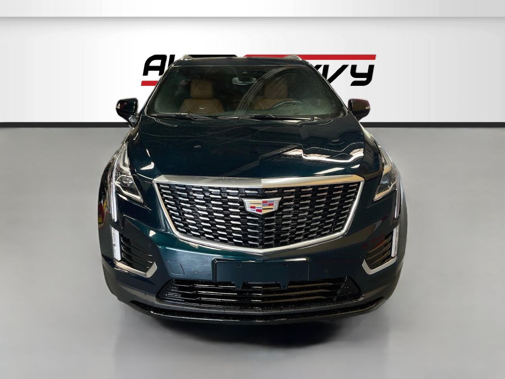 Used 2024 Cadillac XT5 Premium Luxury AWD/4WD image 2