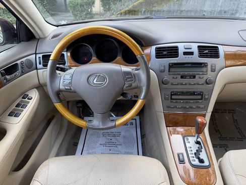 Used 2005 Lexus ES 330 FWD image 17