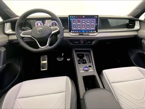 New 2026 Volkswagen Tiguan SE R-Line AWD/4WD image 6