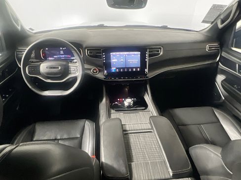 Used 2023 Jeep Wagoneer L Series II image 30