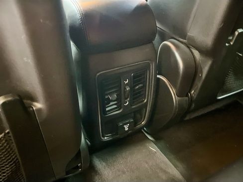 Used 2018 Jeep Grand Cherokee Altitude AWD/4WD image 24