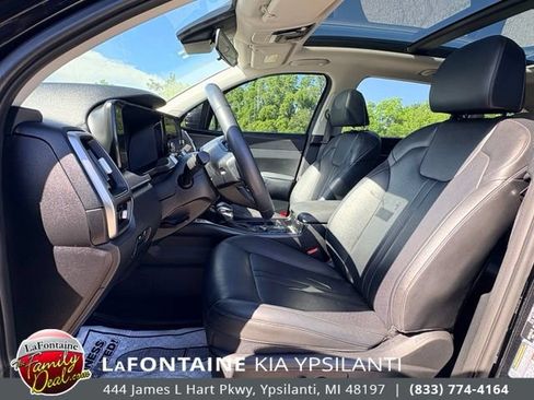 Certified 2022 Kia Sorento S w/ Panoramic Sunroof Package AWD/4WD image 9