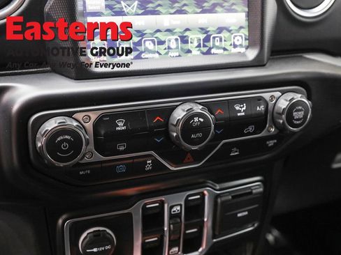 Used 2022 Jeep Wrangler Unlimited Sahara image 20