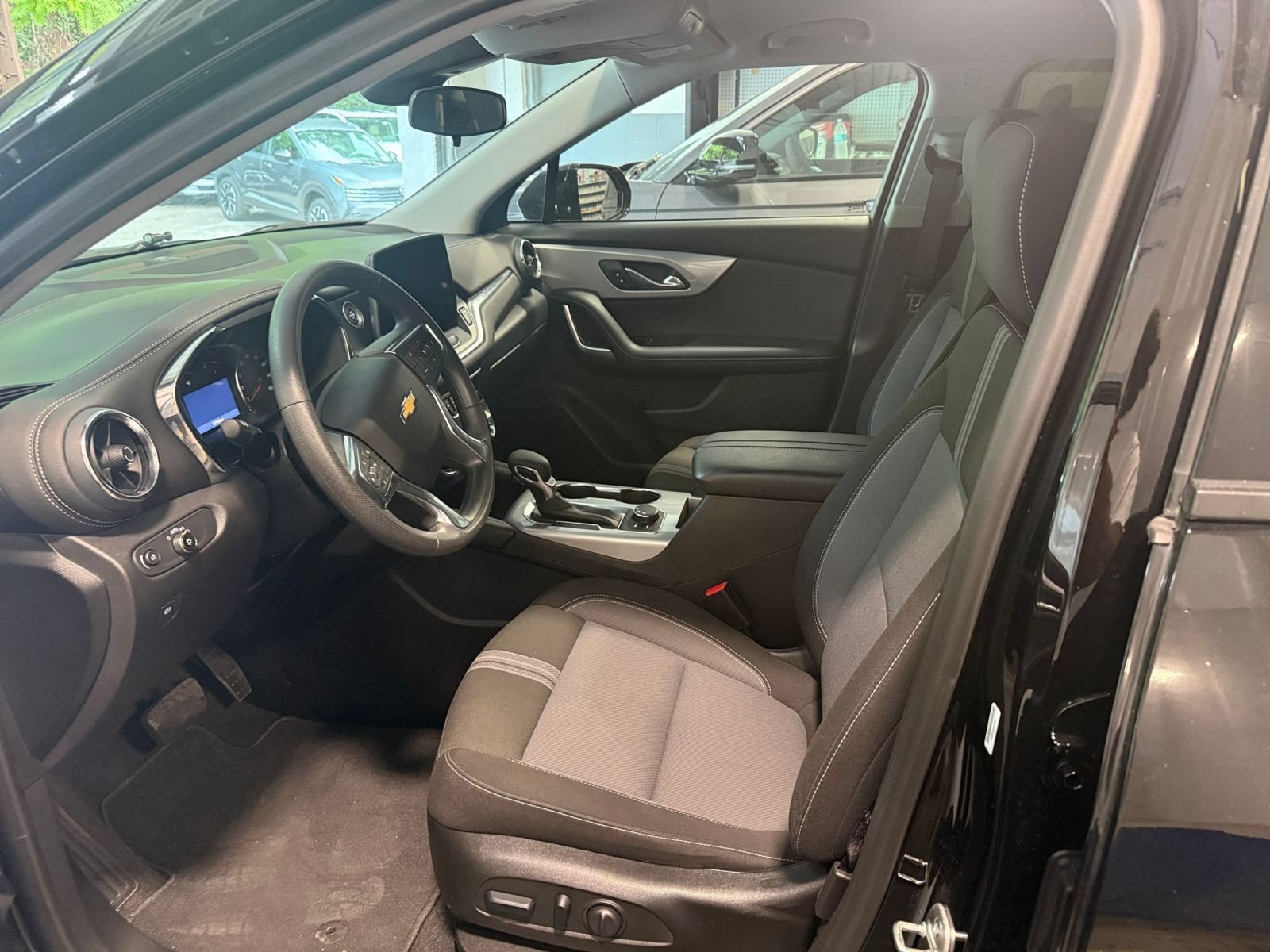 Used 2026 Chevrolet Blazer LT FWD image 27