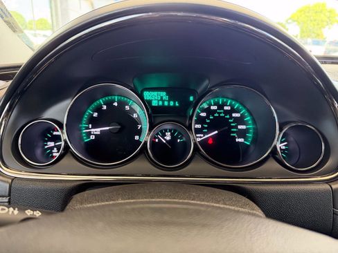 Used 2017 Buick Enclave Premium w/ Experience Buick Package FWD image 8