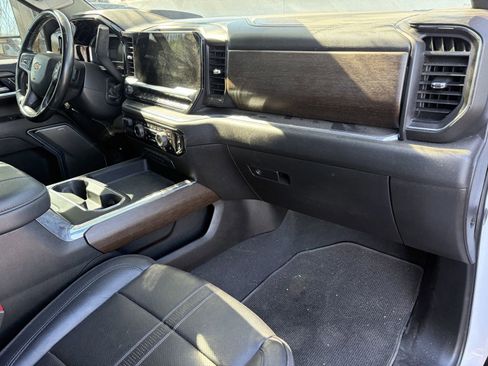 Used 2025 Chevrolet Silverado 3500 High Country w/ High Country Premium Package AWD/4WD image 7